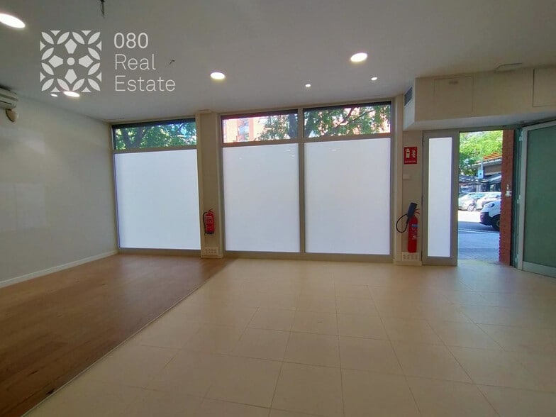 Retail in Barcelona, Barcelona to rent - Interior Photo - Image 2 of 9
