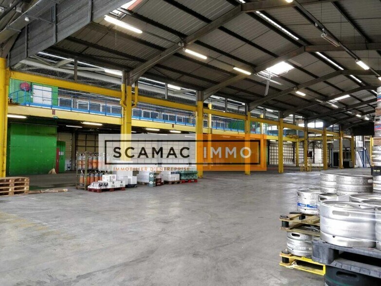 Industrial in Paris to rent - Building Photo - Image 2 of 8
