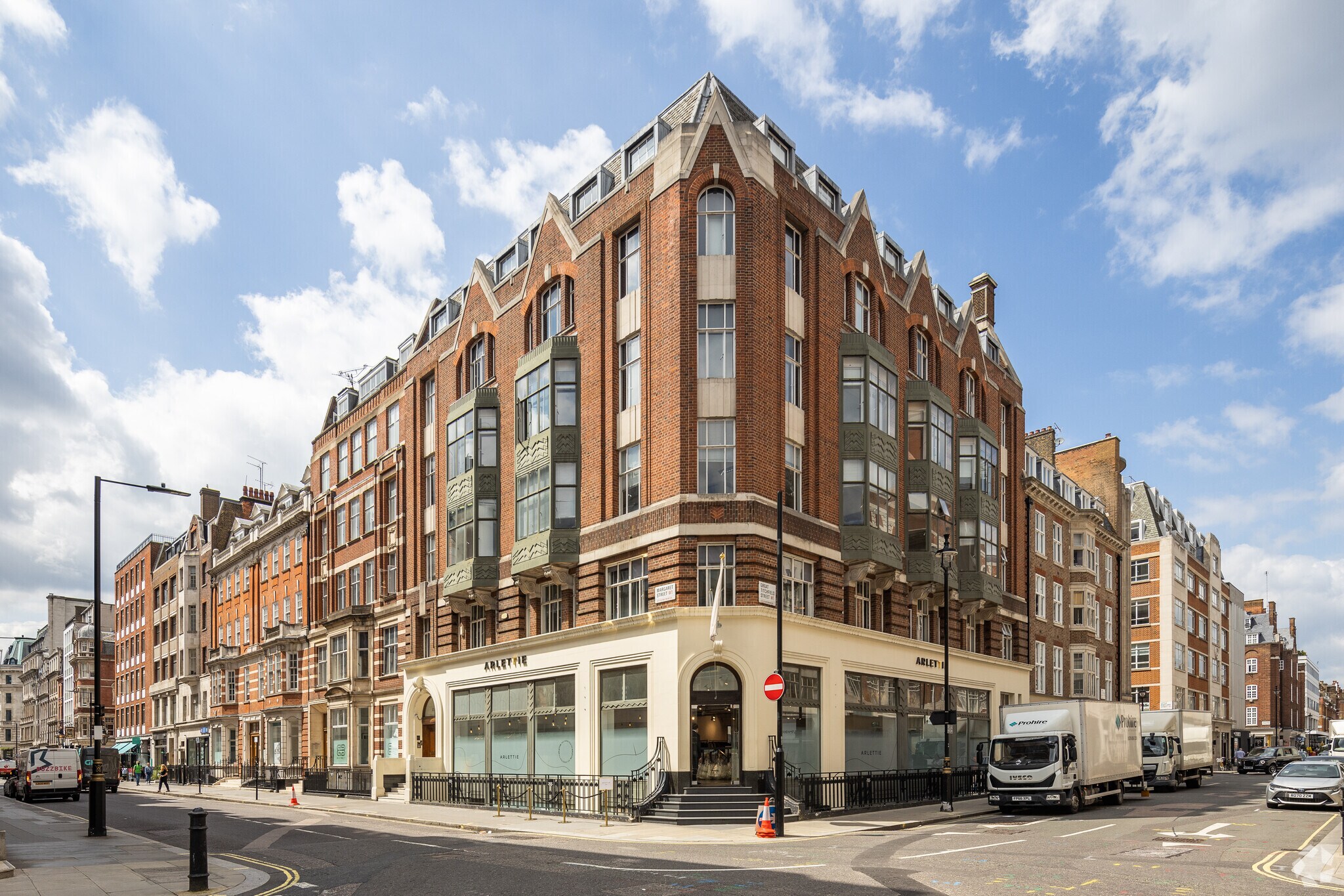 13-14 Margaret St, London for sale Primary Photo- Image 1 of 1