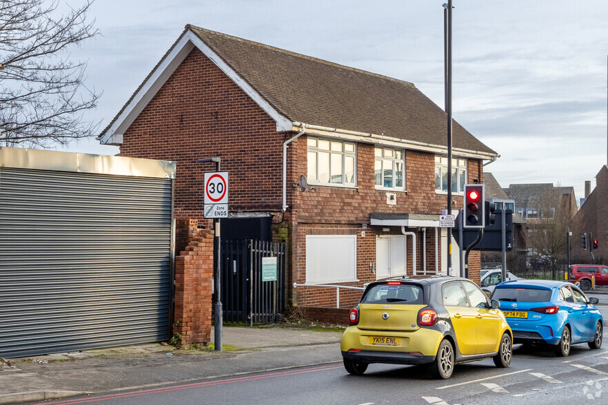 2 Moat Rd, Walsall for sale - Building Photo - Image 1 of 1