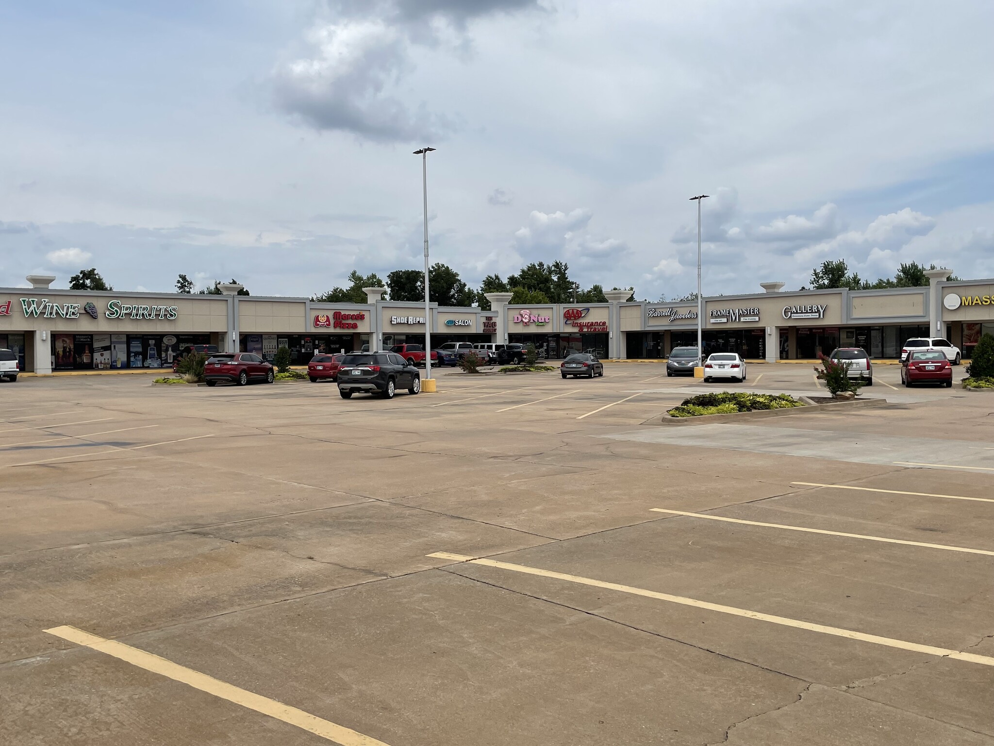 3200 S Boulevard St, Edmond, OK for rent Building Photo- Image 1 of 7