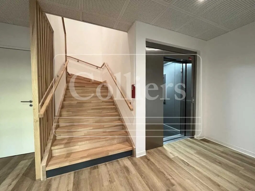 Office in Éguilles to rent Building Photo- Image 1 of 11