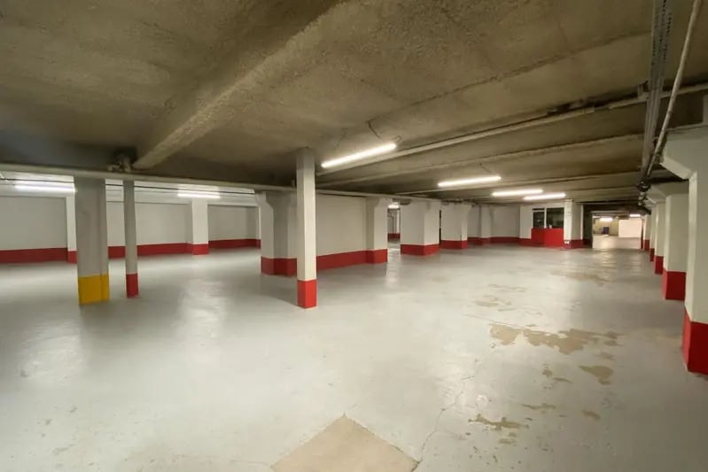 Light Industrial in Paris to rent - Building Photo - Image 3 of 6
