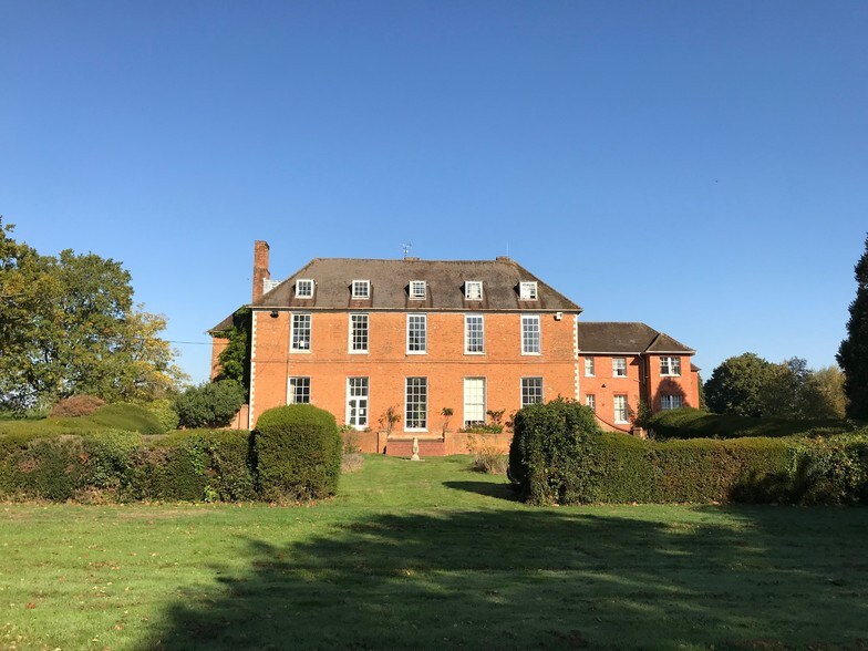 Park Ln, Finchampstead for sale - Primary Photo - Image 1 of 1