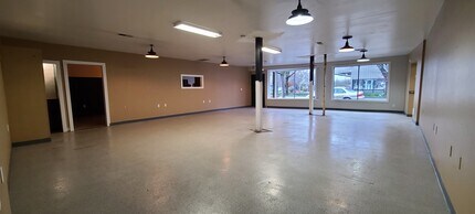 960-990 Commercial St SE, Salem, OR for rent Interior Photo- Image 1 of 13