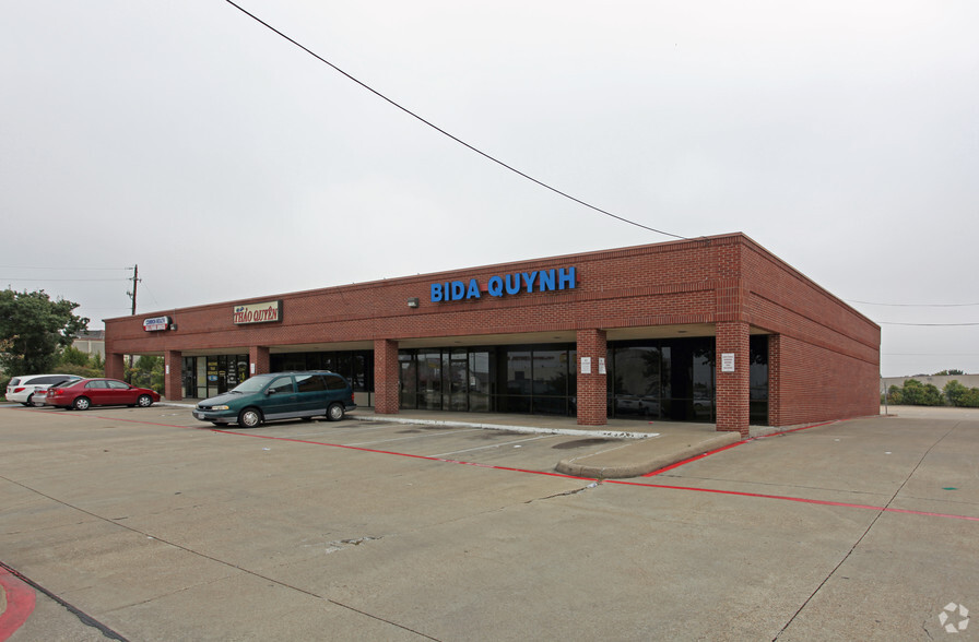 9560 Skillman St, Dallas, TX for rent - Building Photo - Image 2 of 2