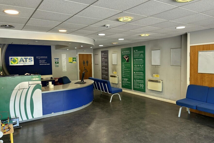 Main Ave, Pontypridd to rent - Interior Photo - Image 3 of 3