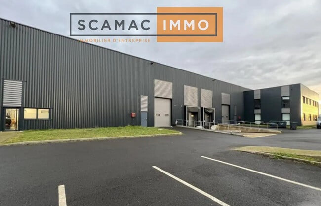 Location Entrepôt 996 m²