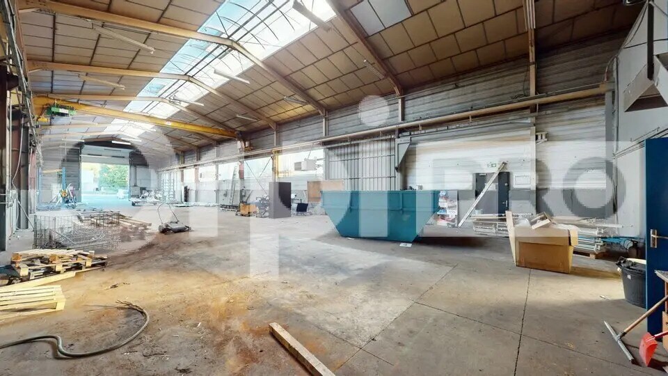 Light Industrial in Jassans-Riottier to rent - Building Photo - Image 3 of 5