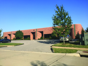 12123-12127 Bridgeton Square Dr, Bridgeton, MO for sale Building Photo- Image 1 of 1