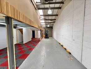 Windmill Lane Industrial Estate, Manchester to rent Interior Photo- Image 2 of 4
