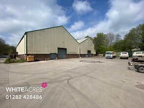 Colne Rd, Burnley to rent Building Photo- Image 1 of 5