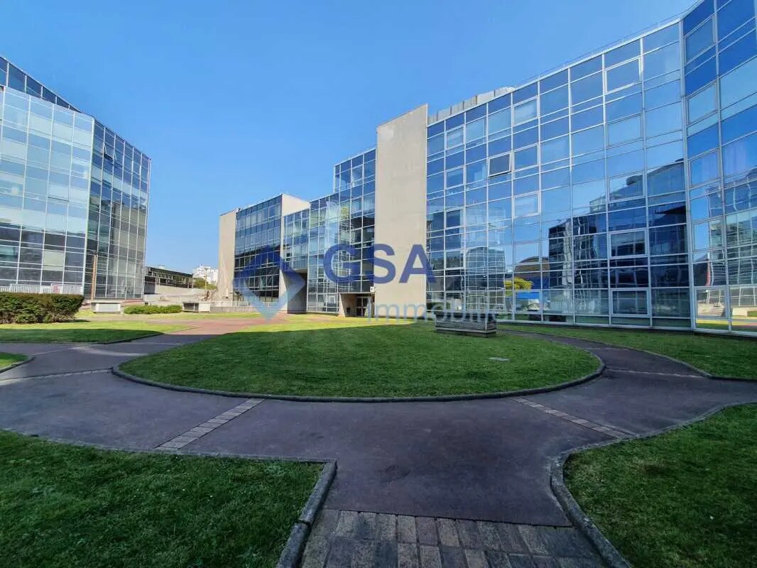 Office in Évry-Courcouronnes for sale Building Photo- Image 1 of 8