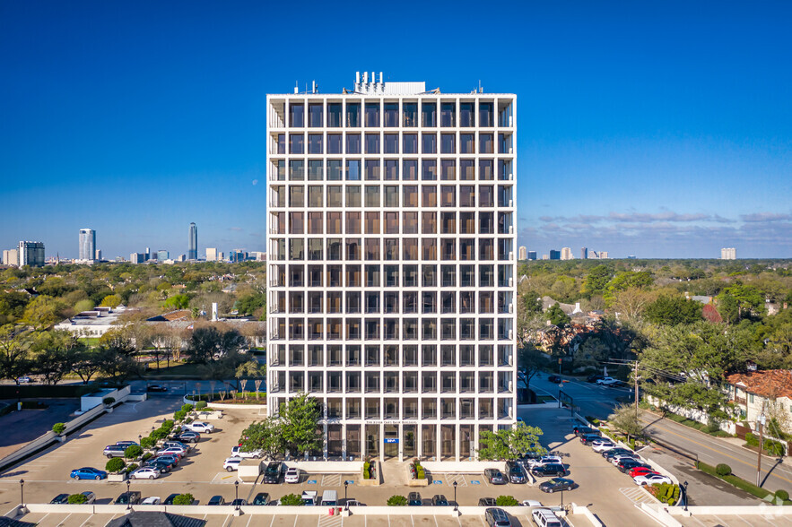 2001 Kirby Dr, Houston, TX for rent - Building Photo - Image 3 of 20