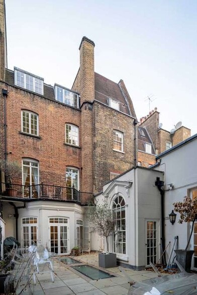 13-14 South Audley St, London for sale - Building Photo - Image 2 of 5