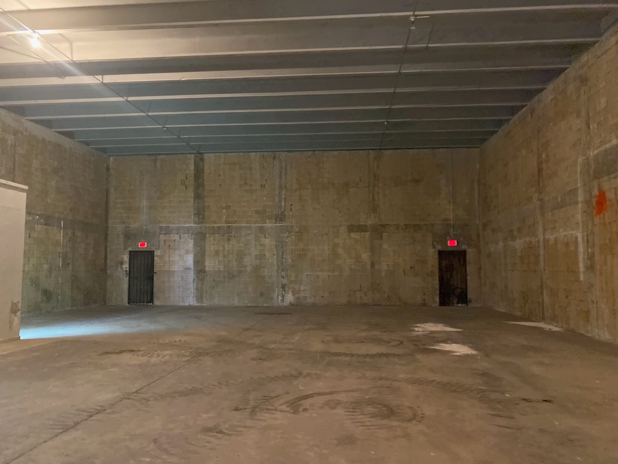 6991-6995 NW 82nd Ave, Miami, FL to rent Interior Photo- Image 1 of 12