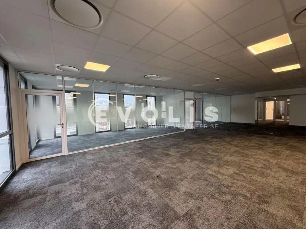 Office in Amiens to rent Building Photo- Image 1 of 5