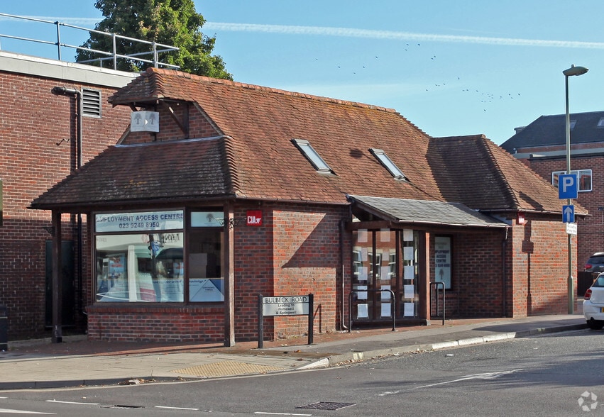 1 Park Rd S, Havant to rent - Building Photo - Image 2 of 2