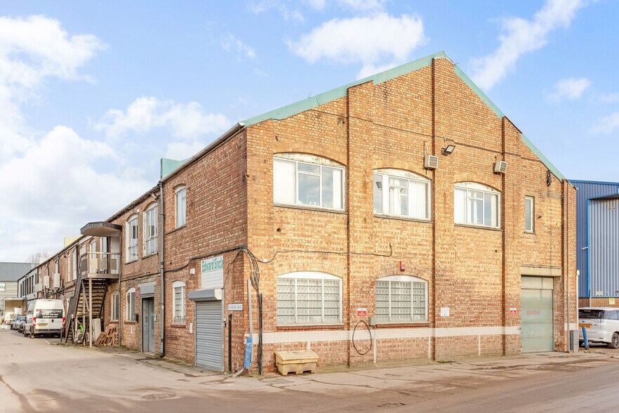 Riverside Rd, London for sale - Primary Photo - Image 1 of 1