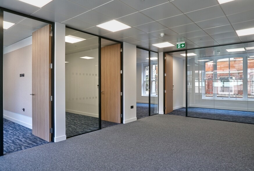 24 Martin Ln, London to rent - Building Photo - Image 3 of 9