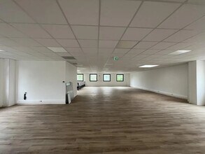 1 Rue Des Vergers, Limonest to rent Interior Photo- Image 1 of 19