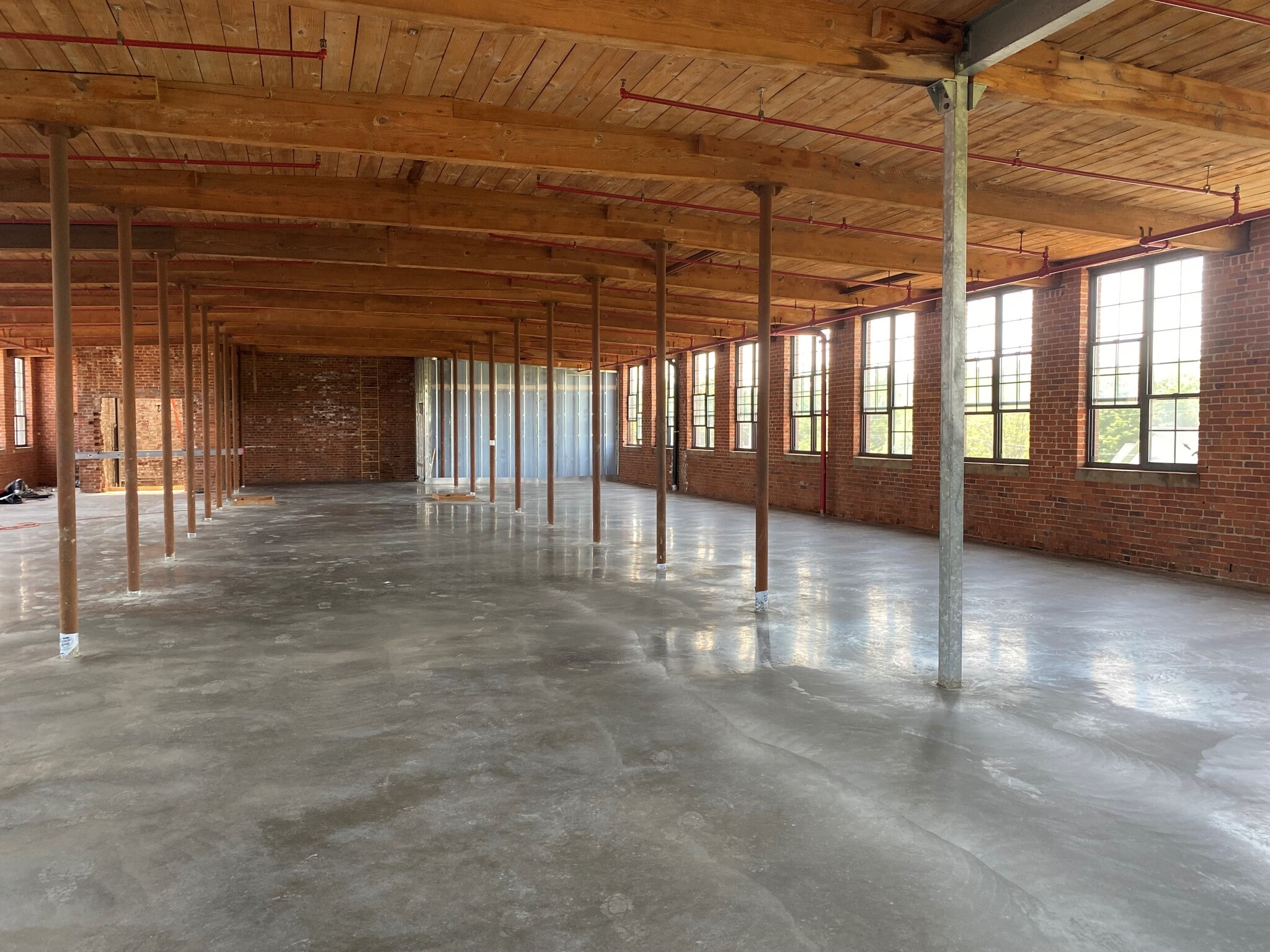 168 Center St, Southington, CT to rent Interior Photo- Image 1 of 3