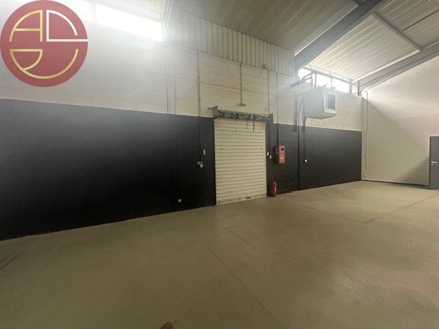 Industrial in Toulouse to rent - Building Photo - Image 3 of 4