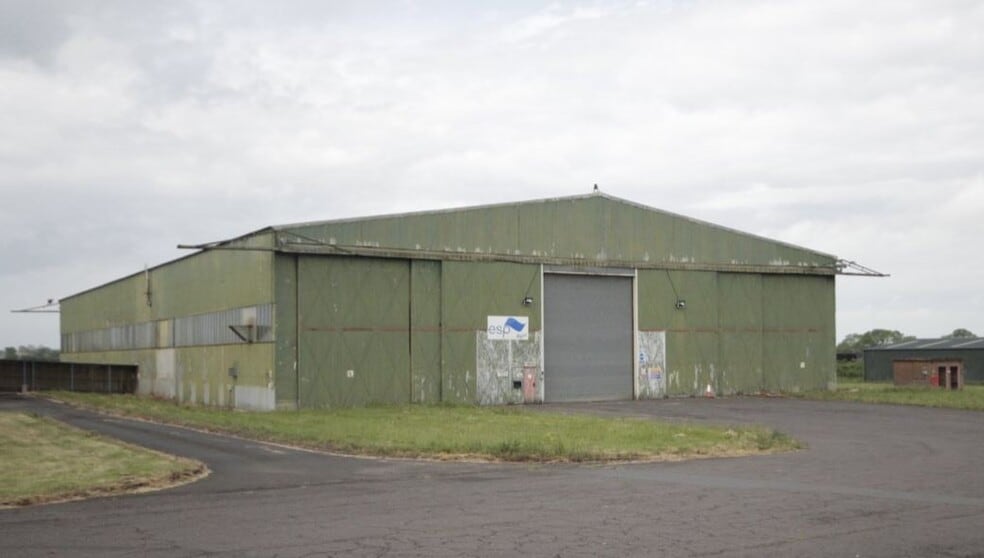 Long Ln, Throckmorton to rent - Building Photo - Image 3 of 6