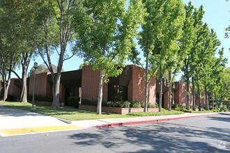 400-404 N Wiget Ln, Walnut Creek, CA for rent Building Photo- Image 1 of 5