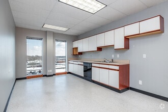 5800 Foxridge Dr, Mission, KS to rent Interior Photo- Image 2 of 4