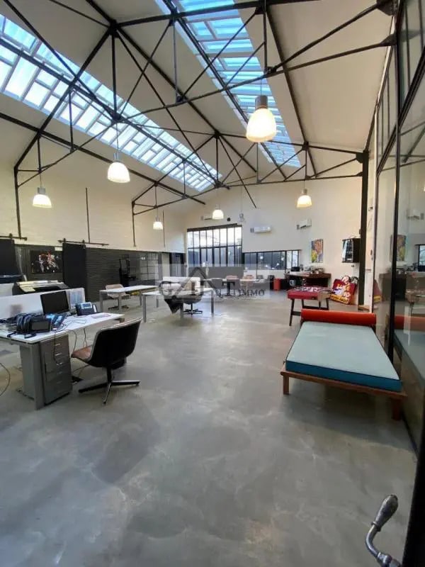 Office in Les Lilas to rent Interior Photo- Image 1 of 15
