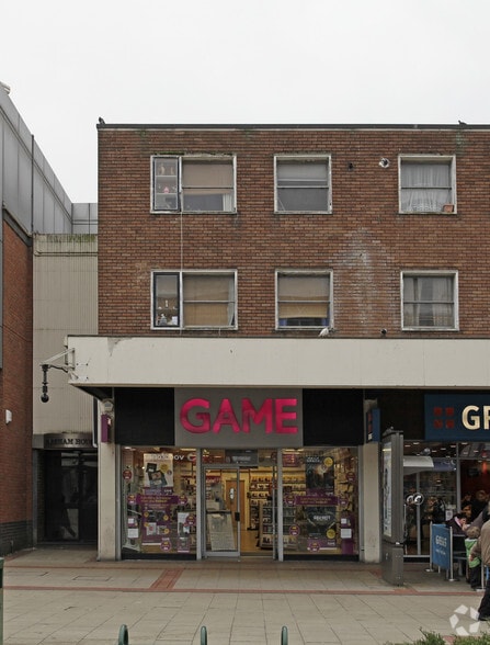 Marlowes, Hemel Hempstead to rent - Building Photo - Image 3 of 68