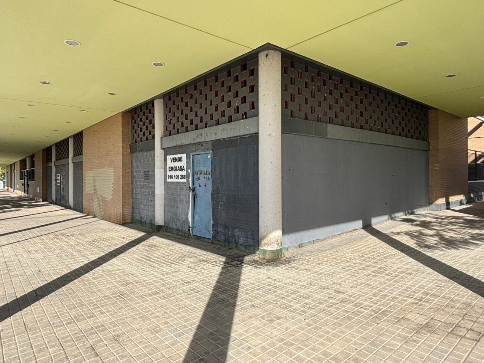 Retail in Alcorcón, Madrid to rent Interior Photo- Image 1 of 9