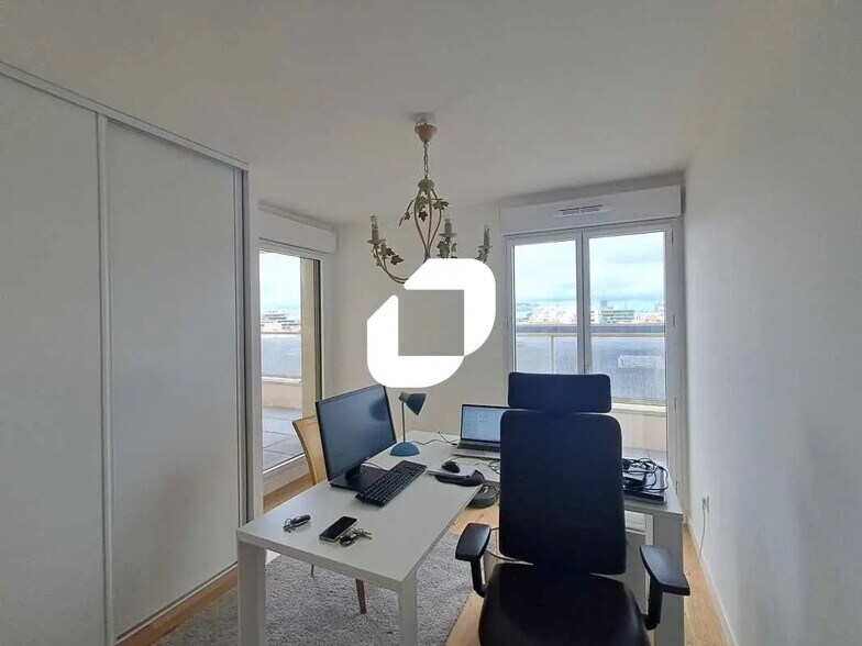 Office in Bordeaux to rent - Interior Photo - Image 2 of 7