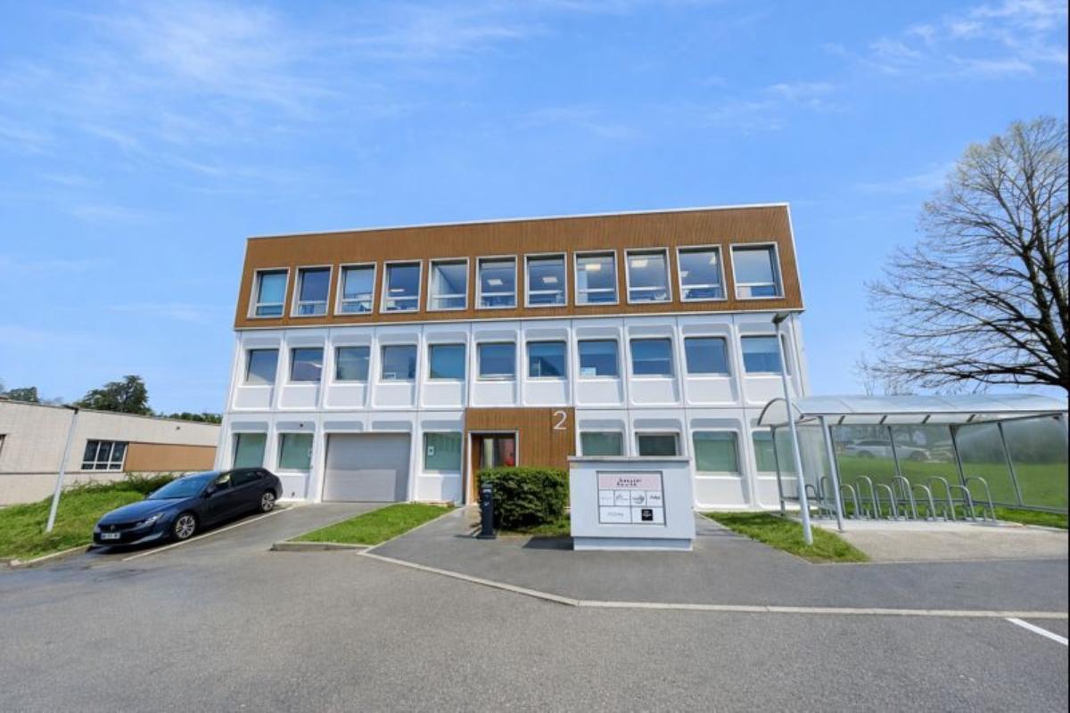 Office in Dardilly to rent Building Photo- Image 1 of 10