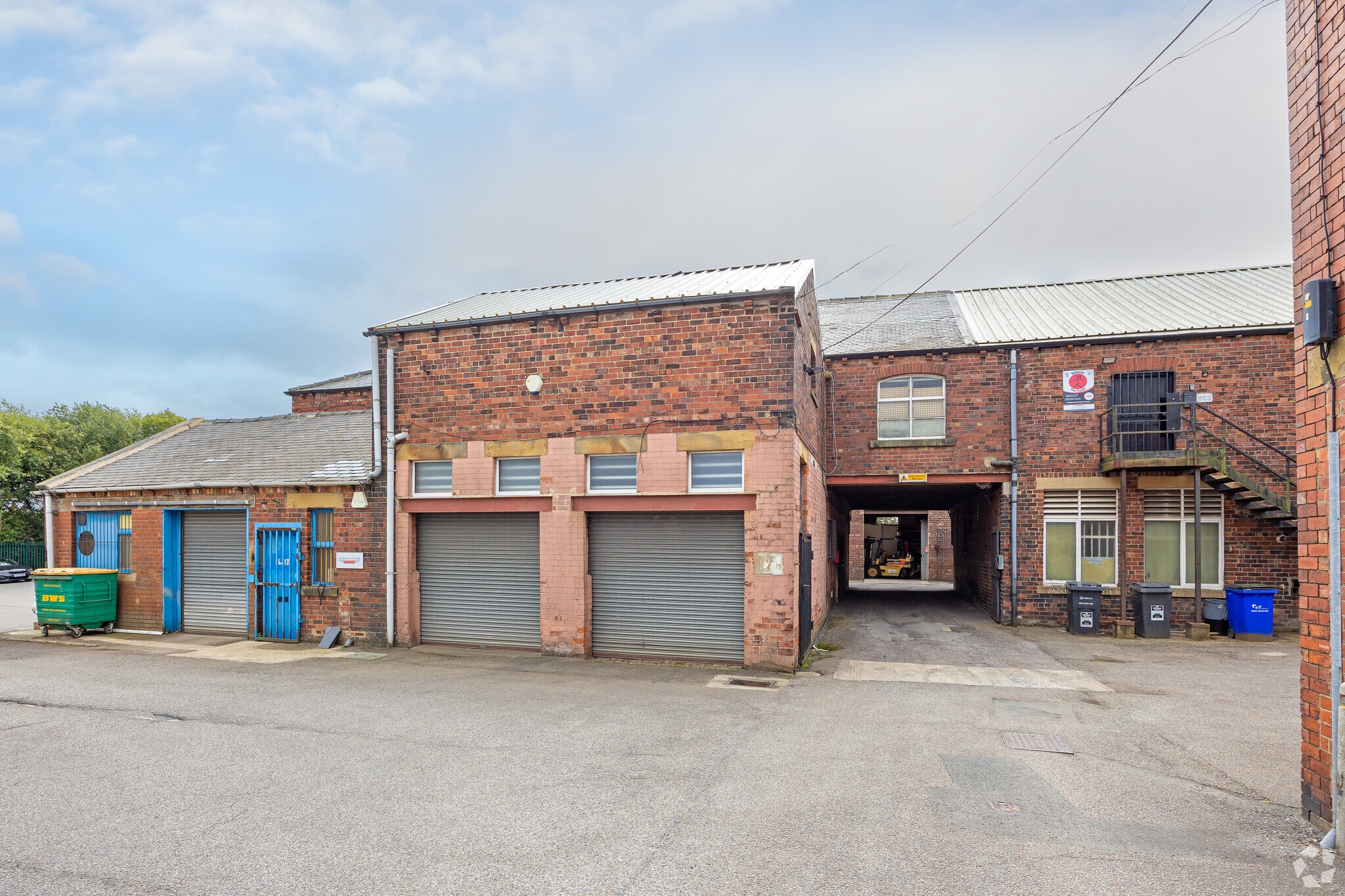 Asquith Av, Leeds to rent Primary Photo- Image 1 of 3