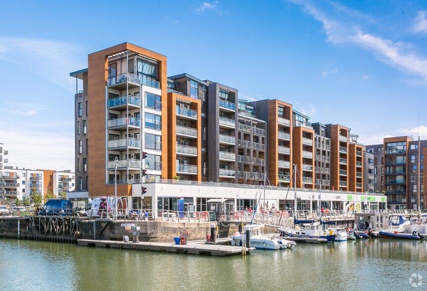 Newfoundland Way, Portishead for sale - Primary Photo - Image 1 of 1