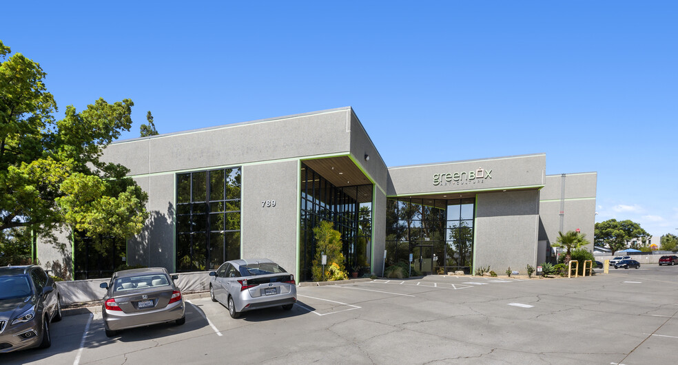 789 Gateway Center Way, San Diego, CA for sale - Building Photo - Image 1 of 1