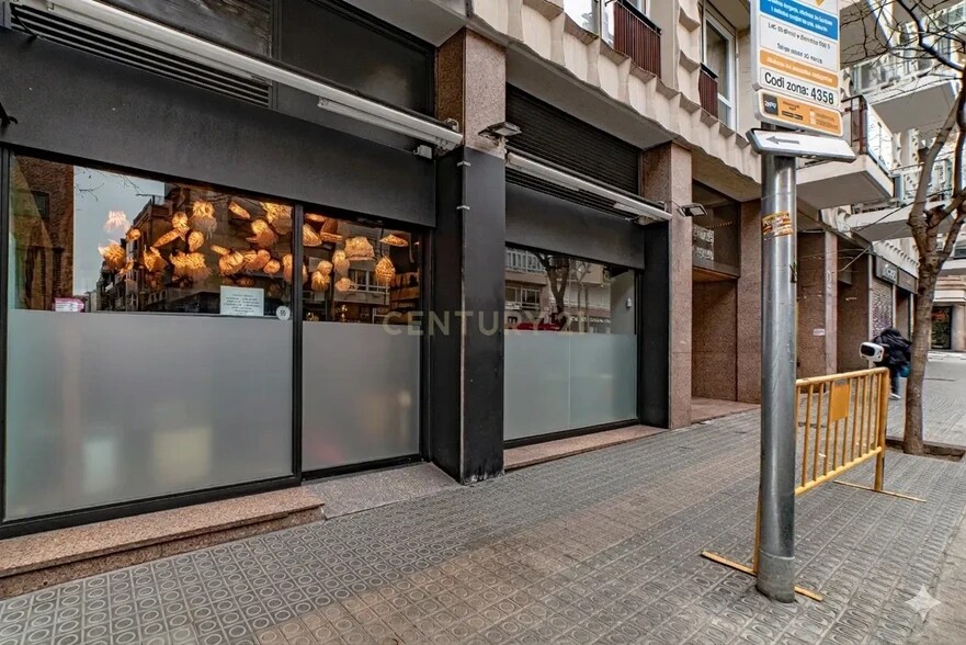 Retail in Barcelona, Barcelona to rent - Building Photo - Image 1 of 3
