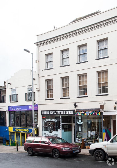 136 Fore St, Exeter to rent - Building Photo - Image 3 of 3