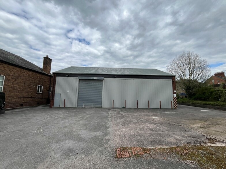 Union Rd, Macclesfield to rent - Building Photo - Image 2 of 2