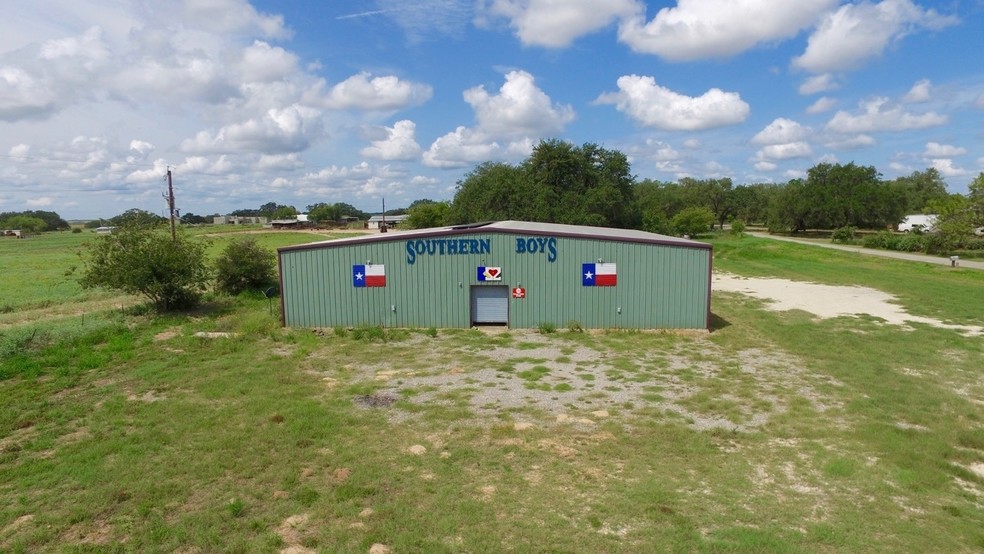 105 Kimberly, Poteet, TX for sale - Building Photo - Image 1 of 1