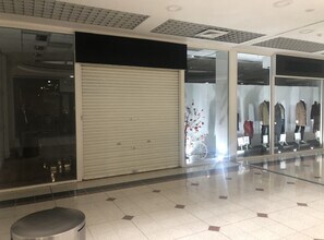 Quadrant Rd, Stoke On Trent to rent Building Photo- Image 1 of 1