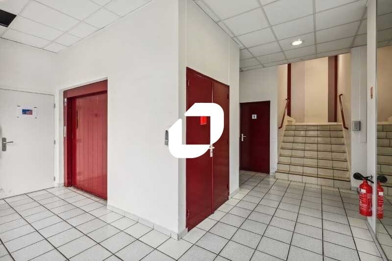 1-4 Impasse De La Noisette, Verrières-le-Buisson to rent - Lobby - Image 2 of 10