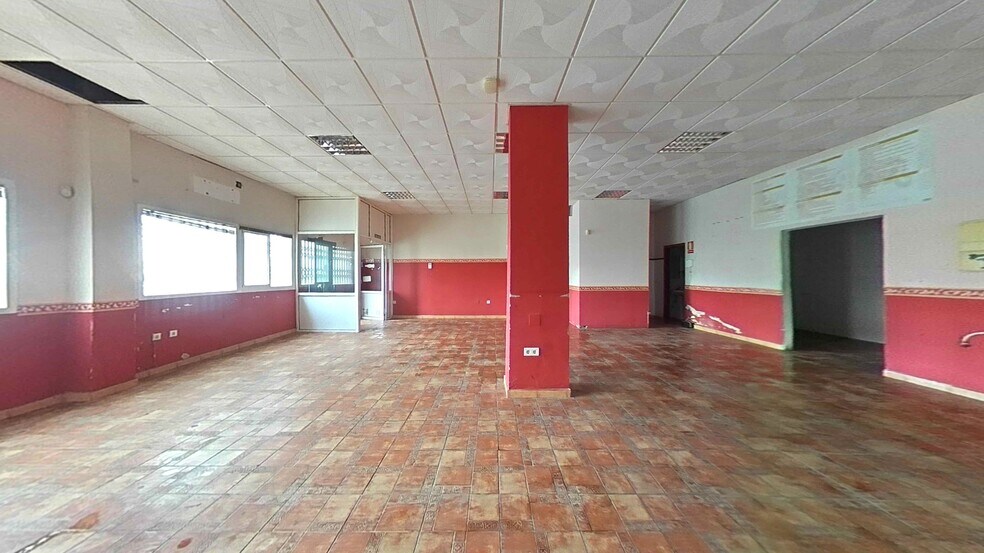 Retail in Mérida for sale - Interior Photo - Image 2 of 35