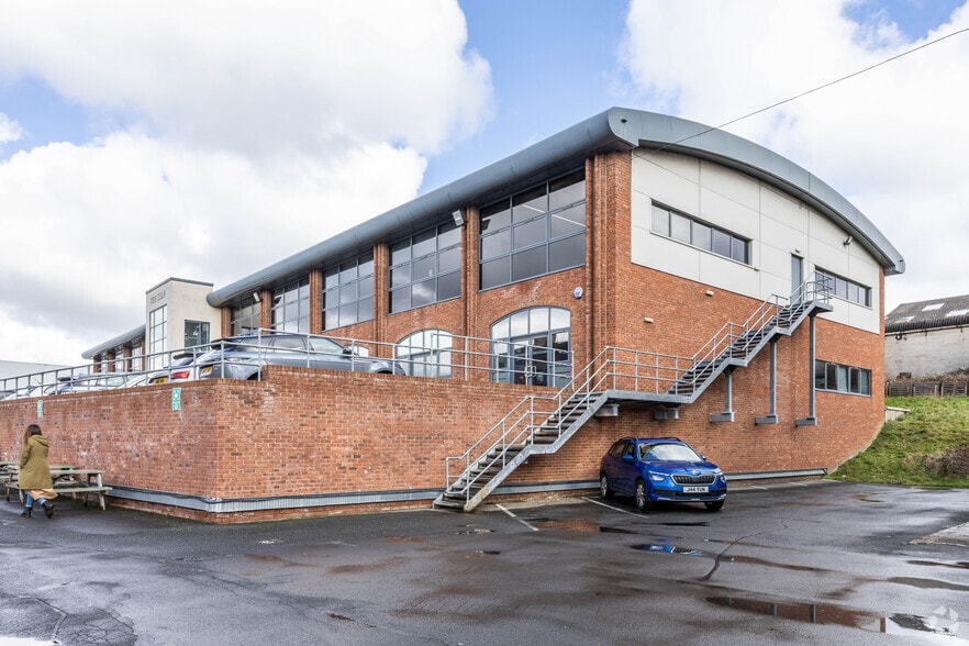 Walker Rd, Newcastle Upon Tyne to rent - Building Photo - Image 2 of 3