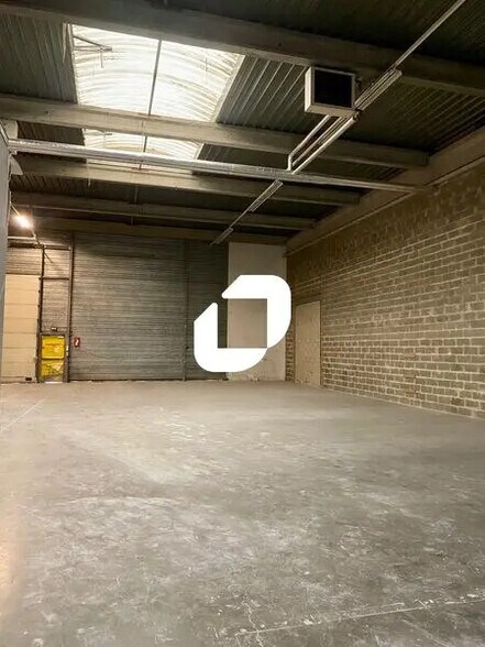 Office in Gennevilliers to rent - Building Photo - Image 3 of 12