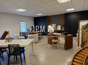Light Industrial in Aubagne to rent Interior Photo- Image 2 of 5