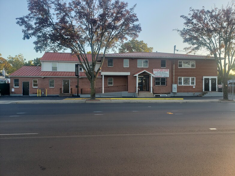 705 Nassau Rd, Uniondale, NY for sale - Building Photo - Image 1 of 1