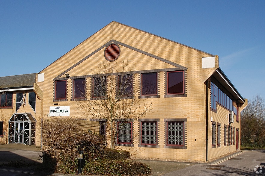 Waterside Dr, Slough to rent - Building Photo - Image 3 of 7